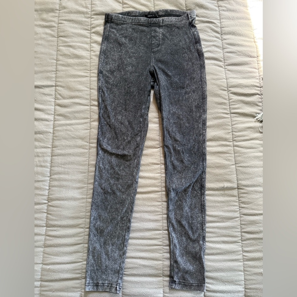 Forever 21 Gray Leggings for Effortless Style